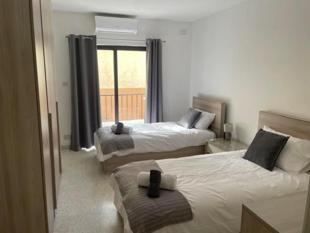Spacious 3 Bedroom Apartment In The Heart Of St Julians Saint Julian's Екстер'єр фото