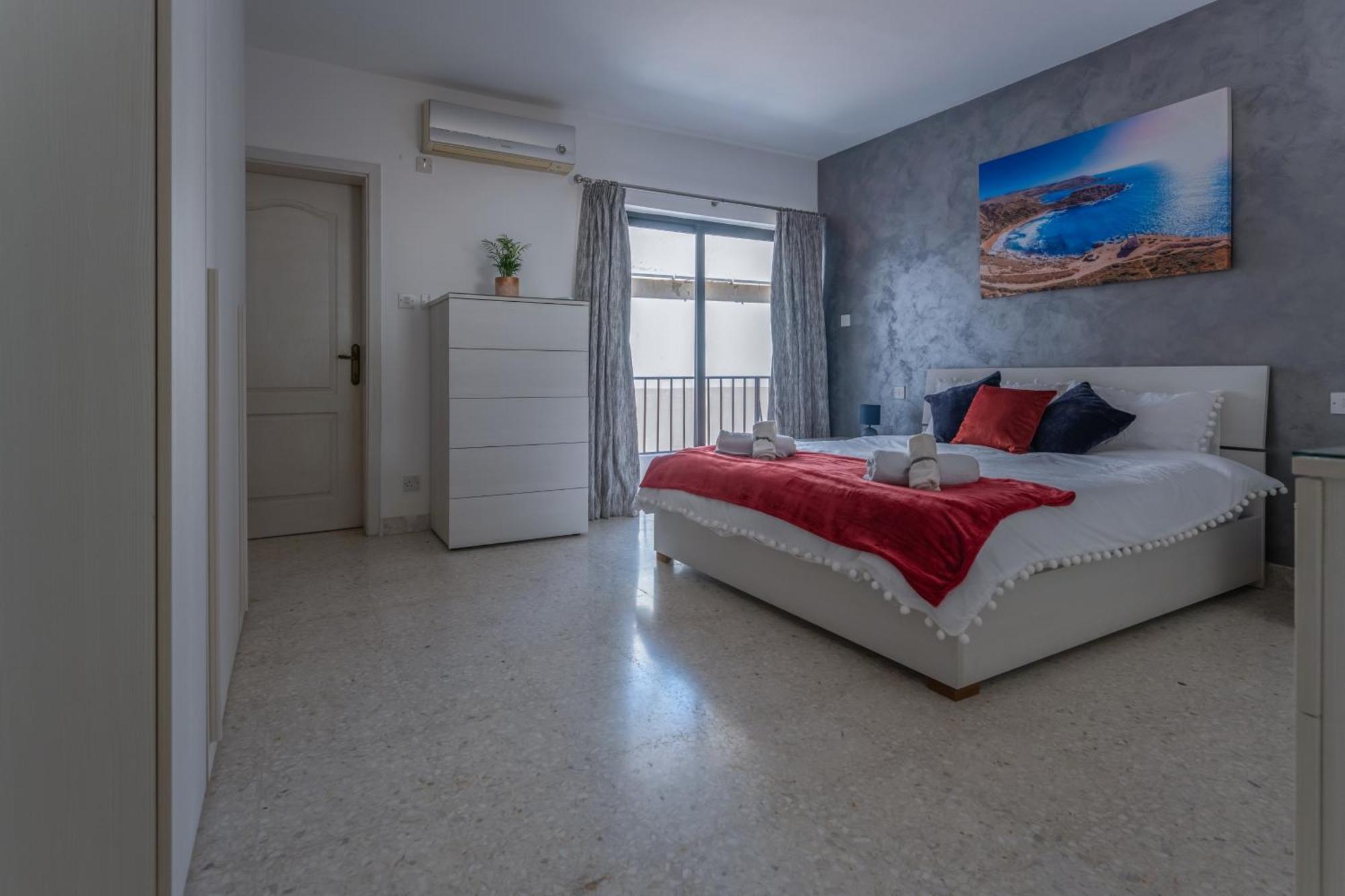 Spacious 3 Bedroom Apartment In The Heart Of St Julians Saint Julian's Екстер'єр фото