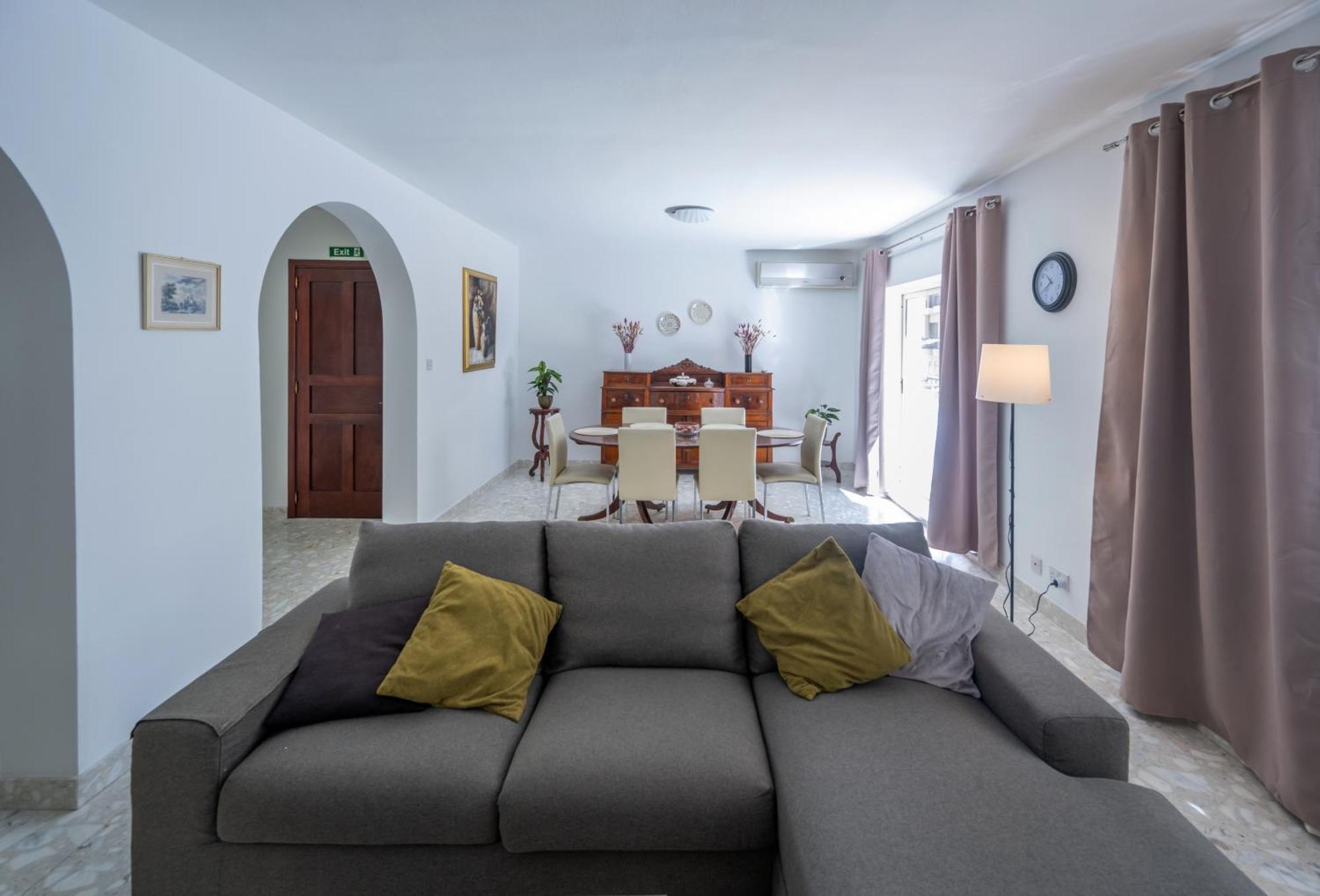 Spacious 3 Bedroom Apartment In The Heart Of St Julians Saint Julian's Екстер'єр фото