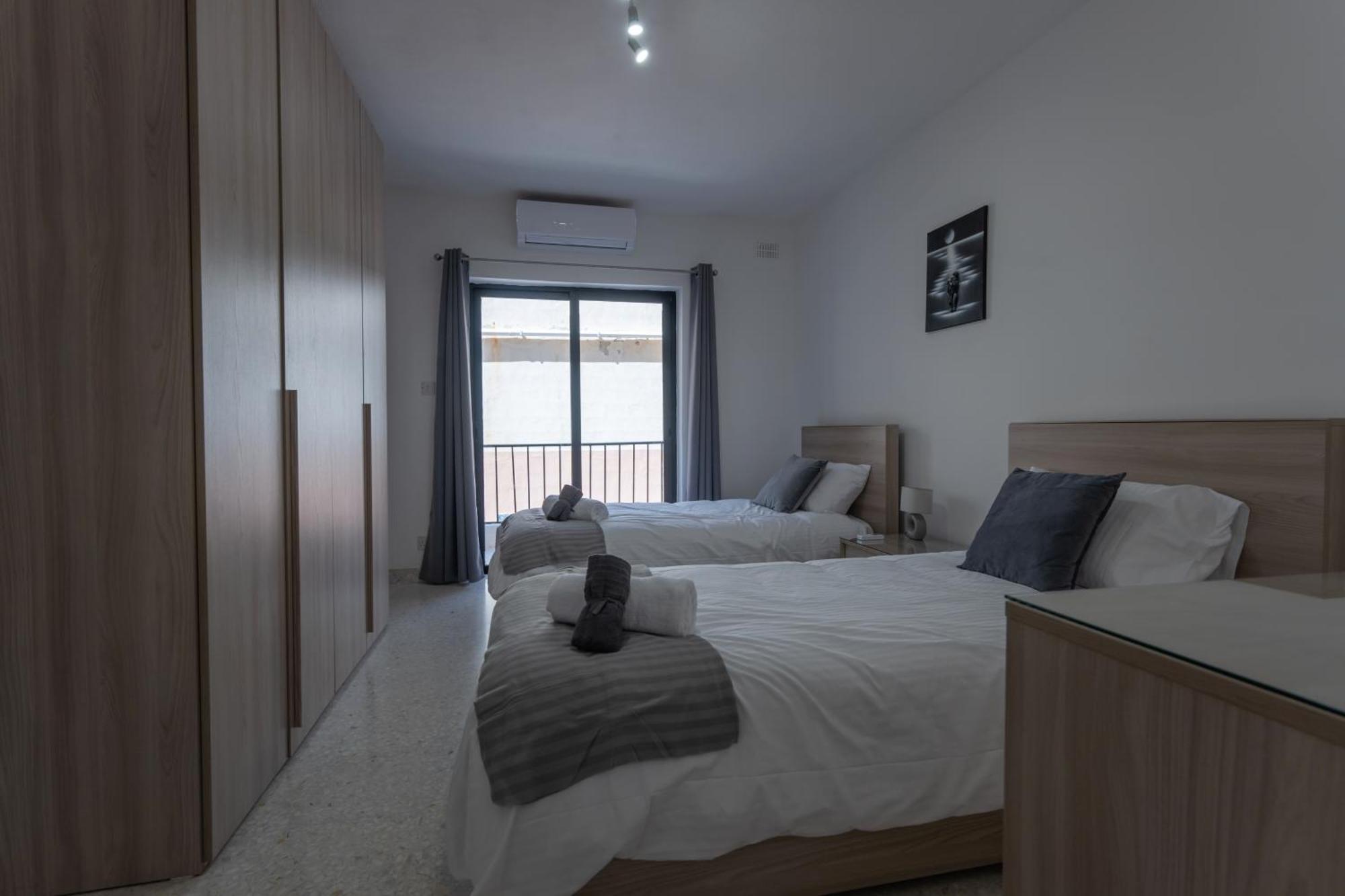 Spacious 3 Bedroom Apartment In The Heart Of St Julians Saint Julian's Екстер'єр фото
