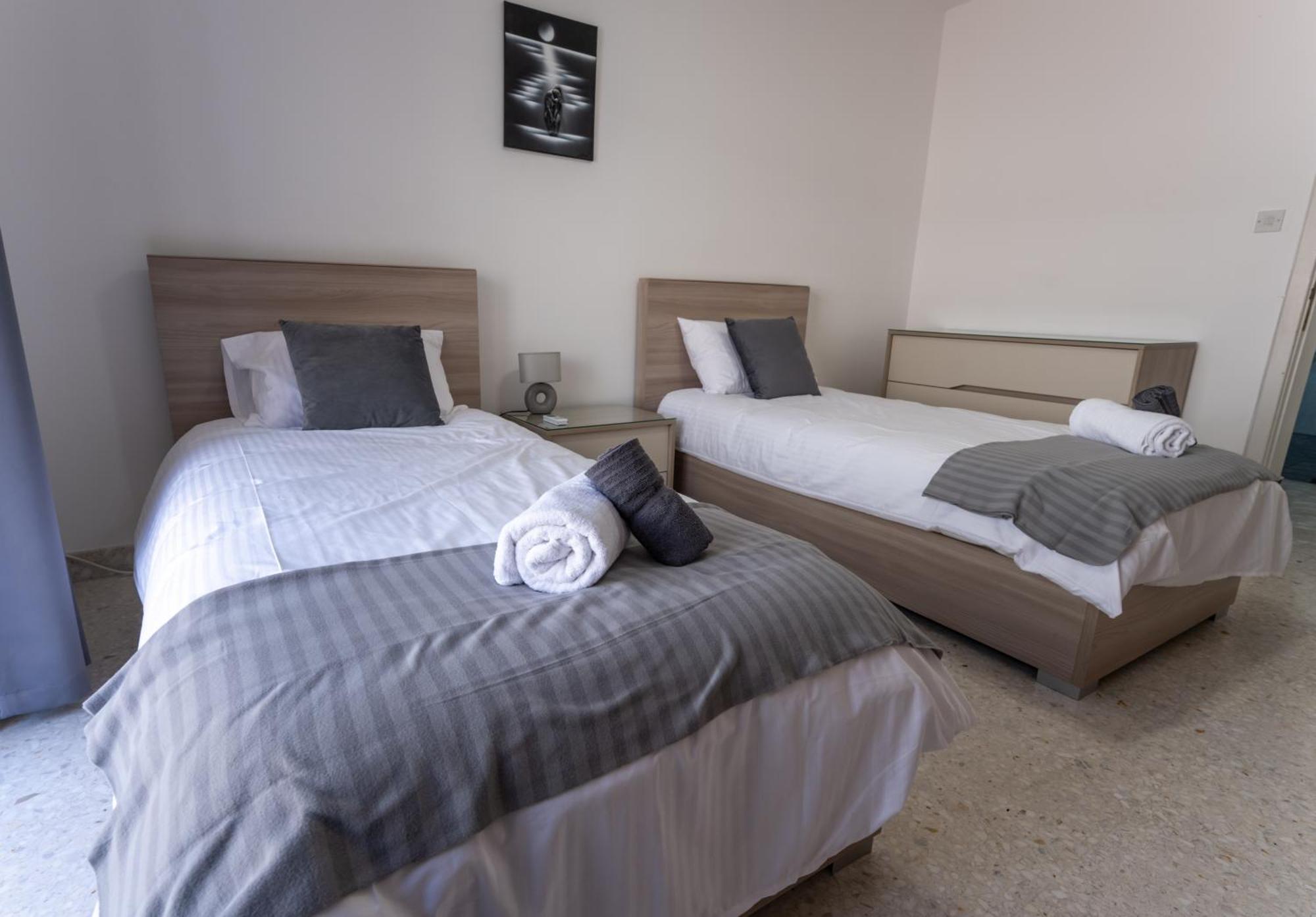 Spacious 3 Bedroom Apartment In The Heart Of St Julians Saint Julian's Екстер'єр фото