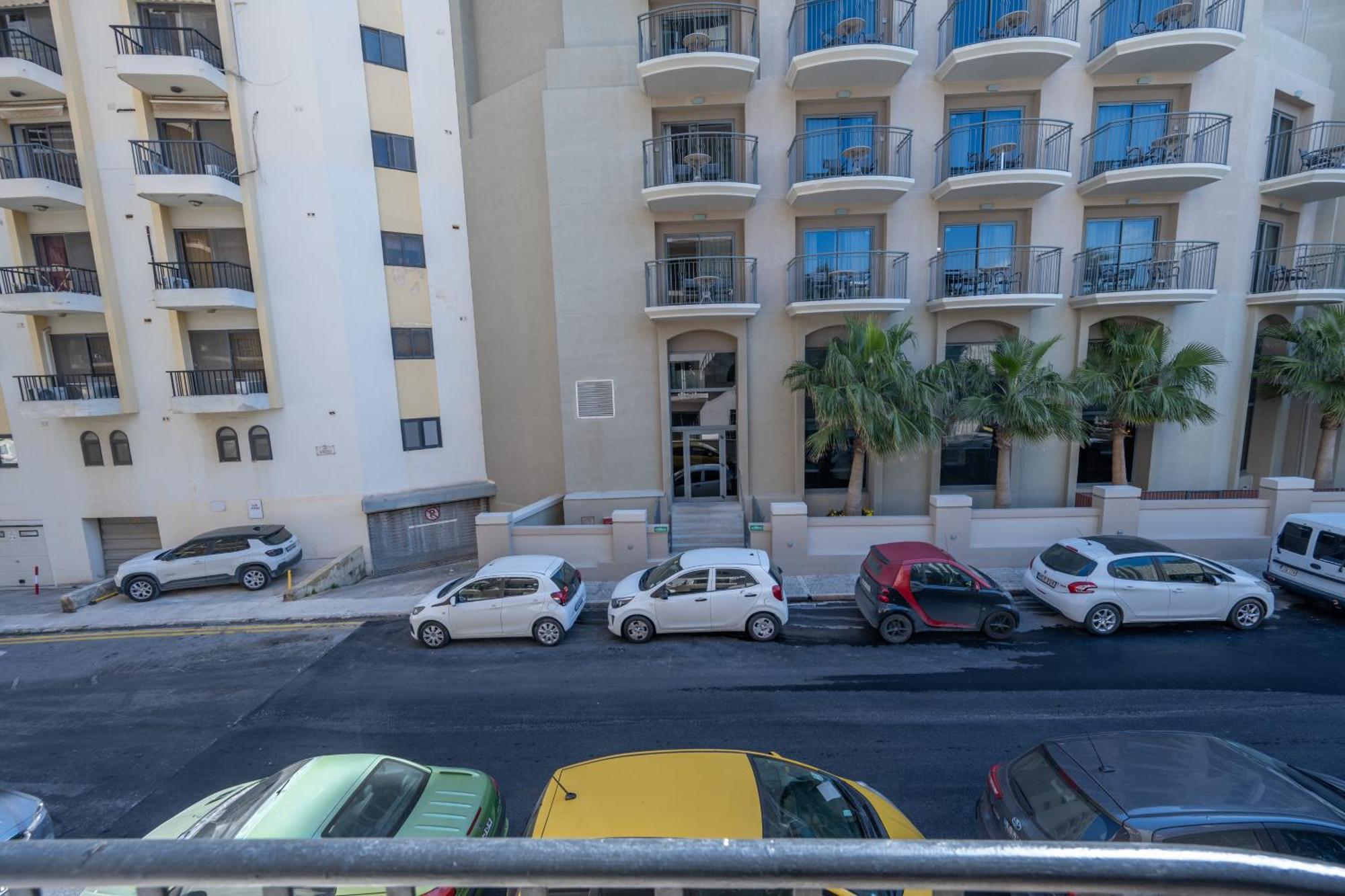 Spacious 3 Bedroom Apartment In The Heart Of St Julians Saint Julian's Екстер'єр фото