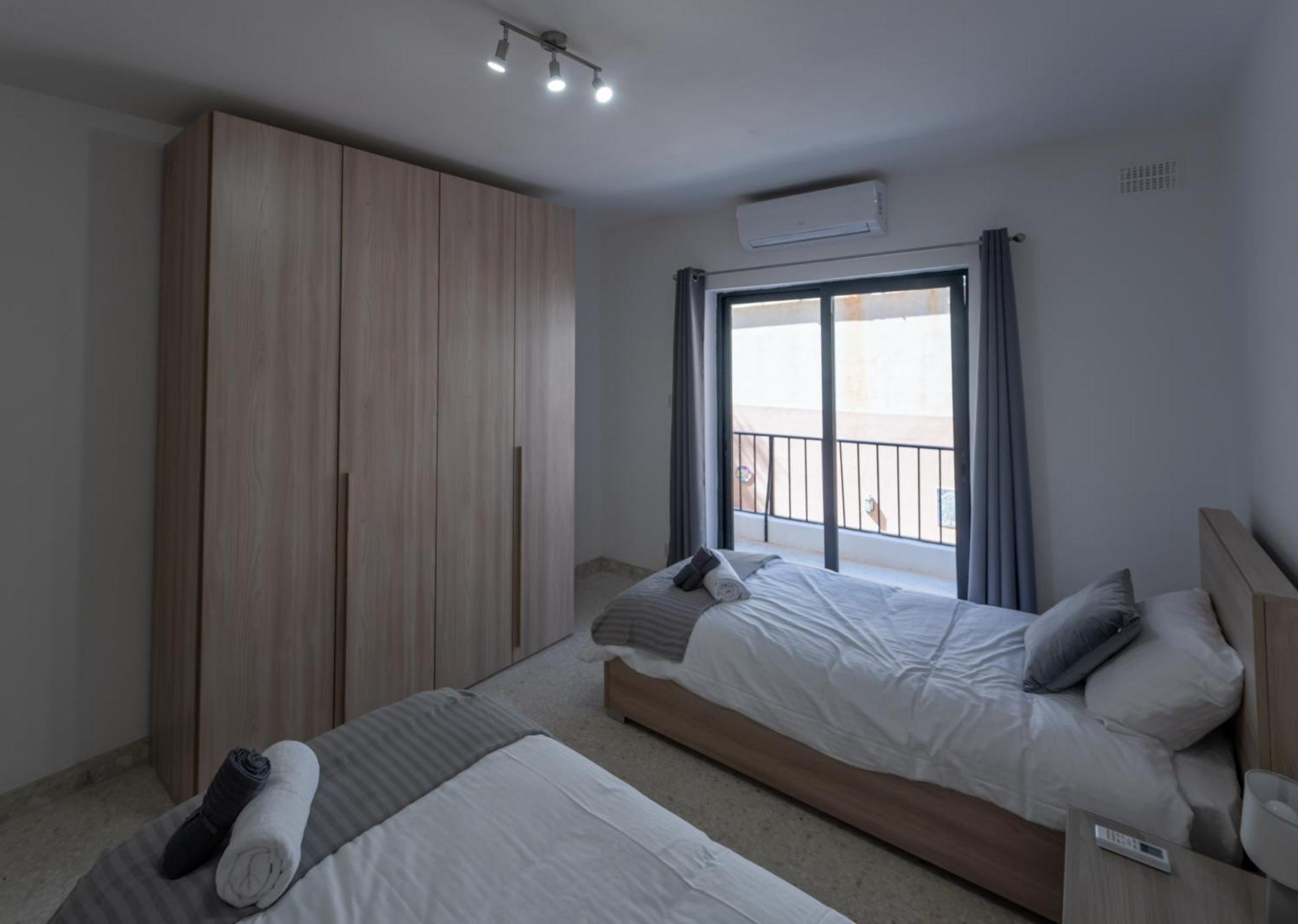 Spacious 3 Bedroom Apartment In The Heart Of St Julians Saint Julian's Екстер'єр фото