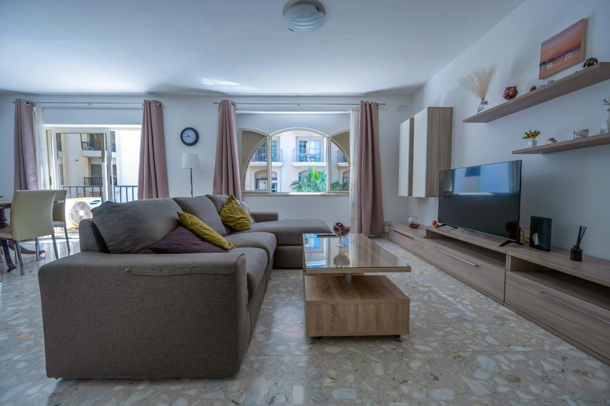 Spacious 3 Bedroom Apartment In The Heart Of St Julians Saint Julian's Екстер'єр фото